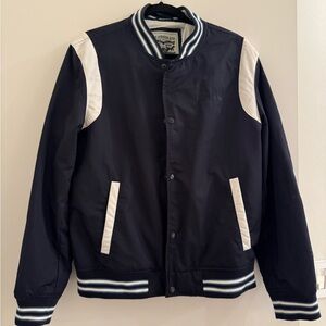 Levi’s vintage windbreaker lined jacket. Pockets. Size medium